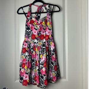 Hell bunny pinup girl dress flowers and skulls size m